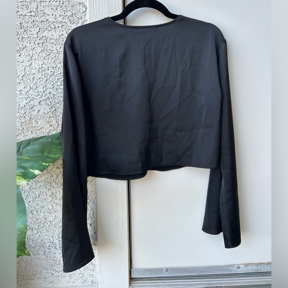 WAYF Black Long Sleeve Button Up Crop Top Blouse Flared Bell Sleeve XS NWTS - Picture 10 of 11